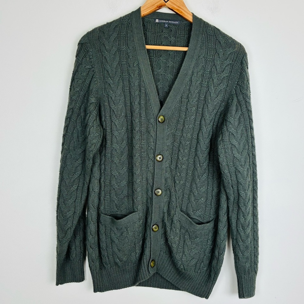 Olive green cable knit oversized baby alpaca Peruvian cardigan. Small